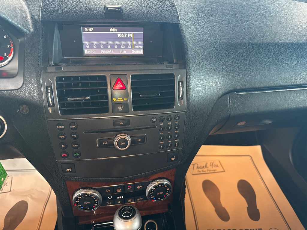 2010 Mercedes-Benz C-Class Image 12