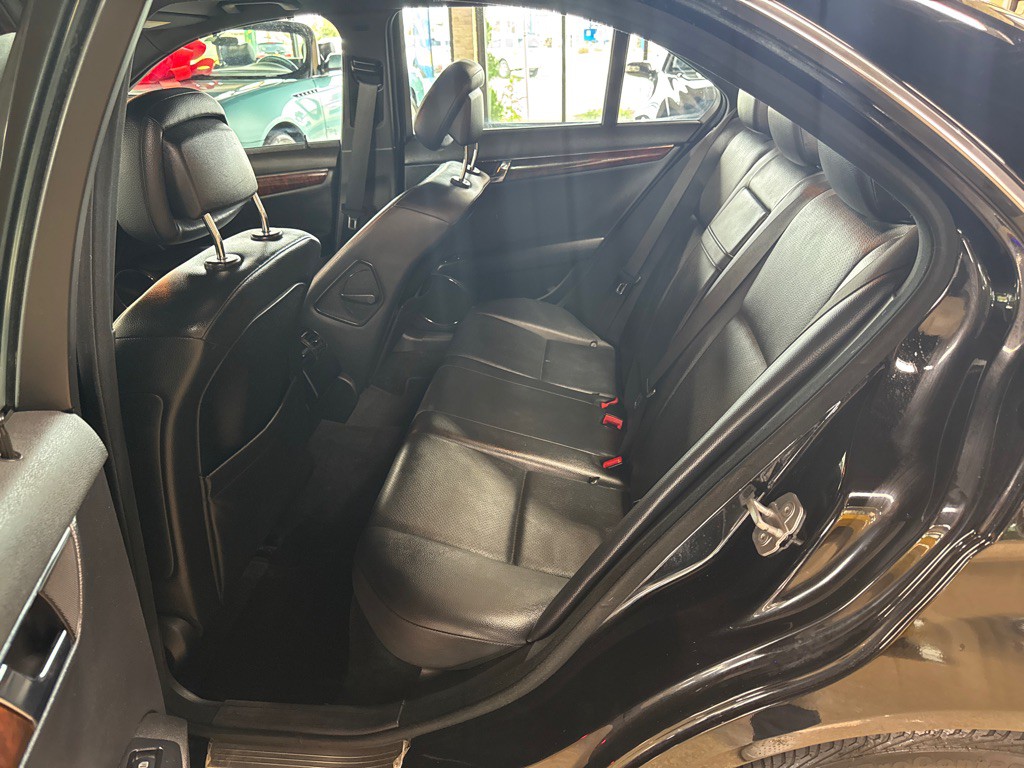 2010 Mercedes-Benz C-Class Image 13