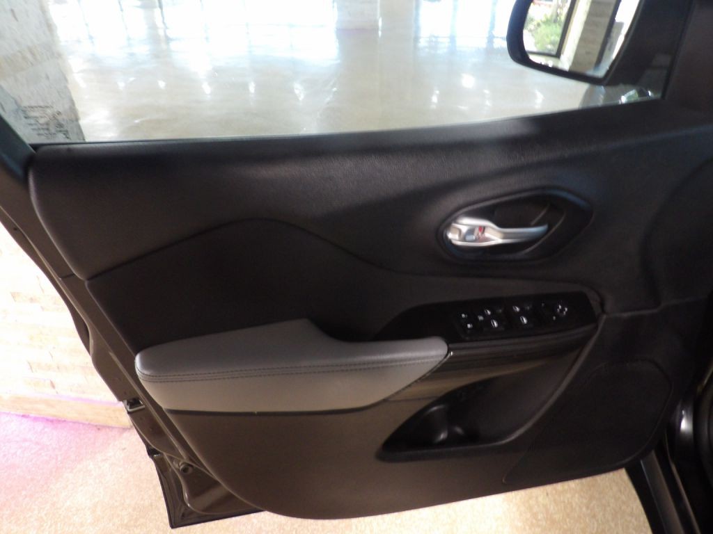 2014 Jeep Cherokee Image 7