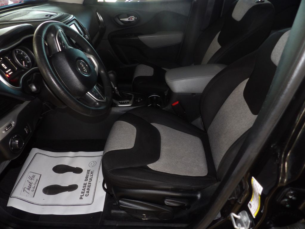2014 Jeep Cherokee Image 8
