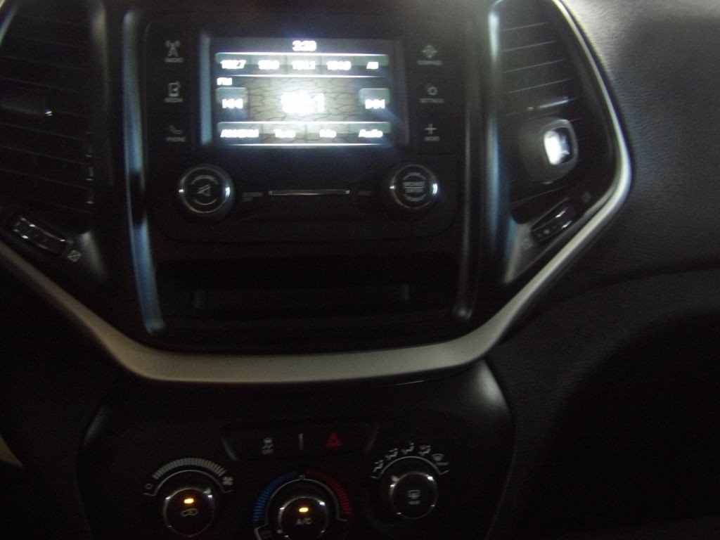 2014 Jeep Cherokee Image 14