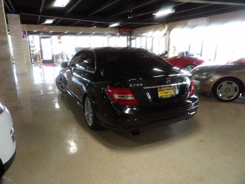 2012 Mercedes-Benz C-Class Image 4
