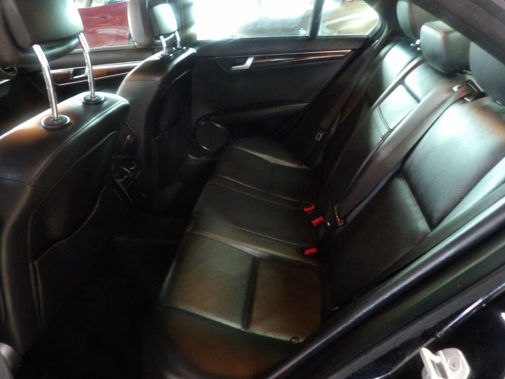 2012 Mercedes-Benz C-Class Image 9