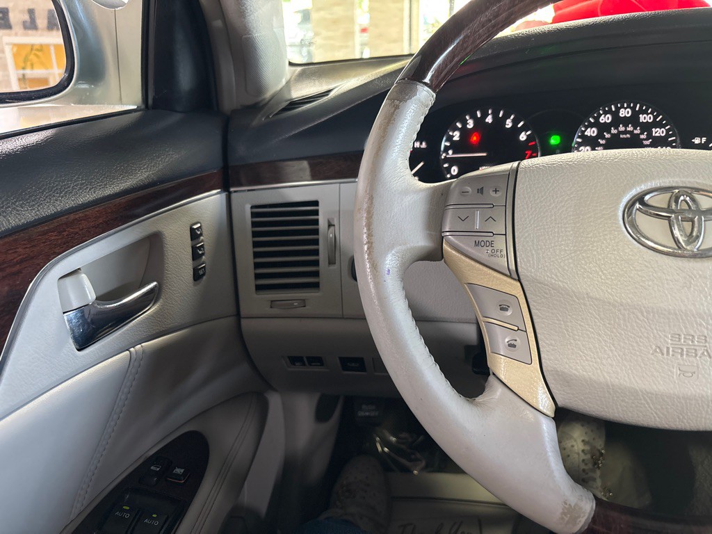 2008 Toyota Avalon Image 10