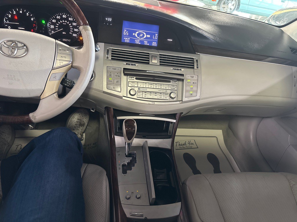 2008 Toyota Avalon Image 13