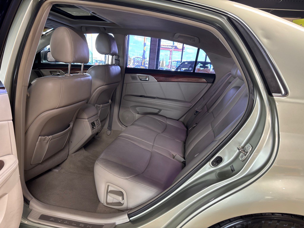 2008 Toyota Avalon Image 15