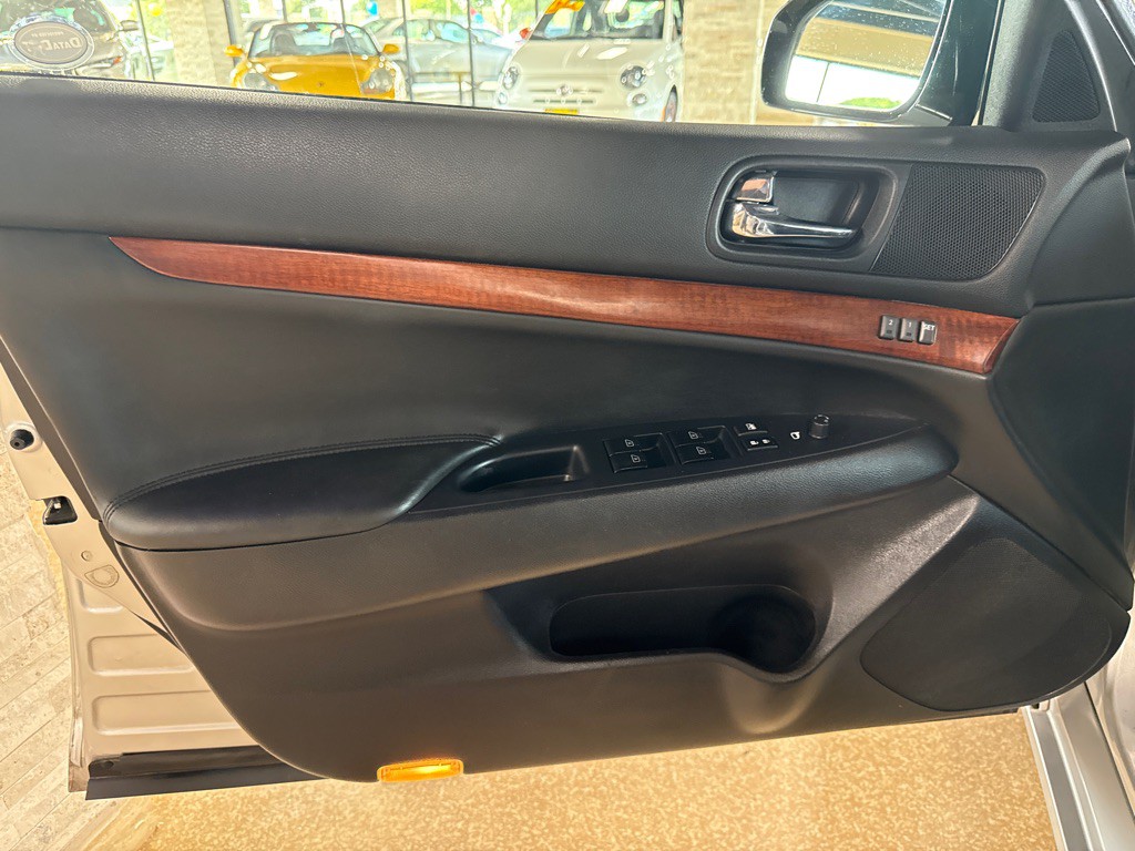 2007 INFINITI G35 Image 10