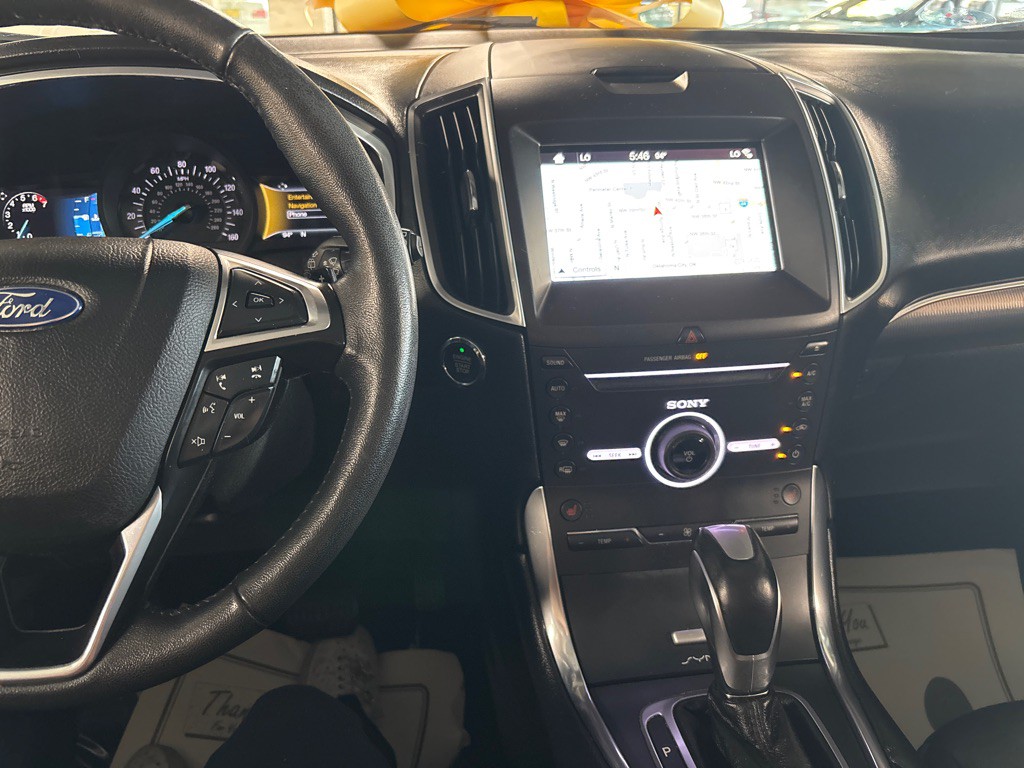 2016 Ford Edge Image 10