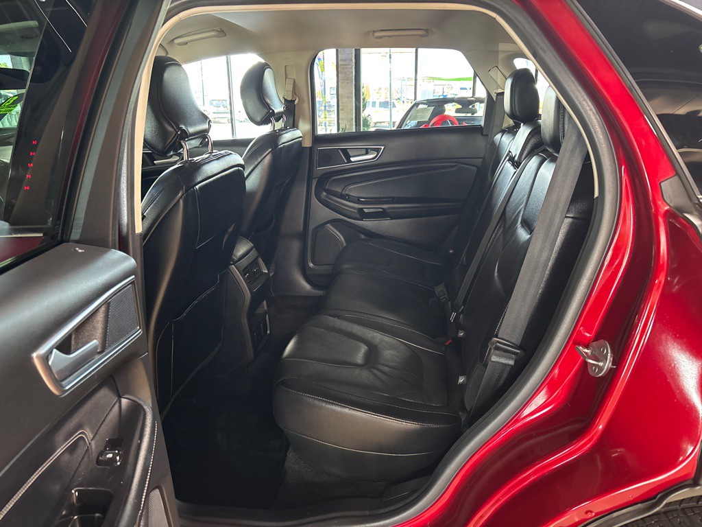 2016 Ford Edge Image 13