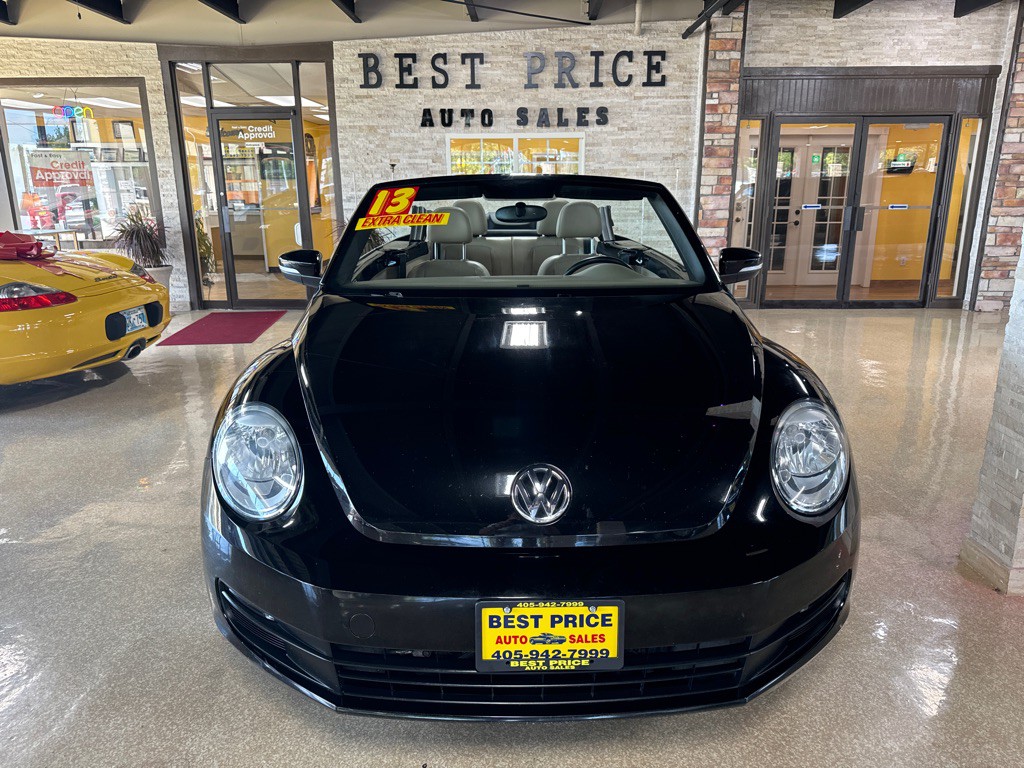 2013 Volkswagen Beetle Image 2