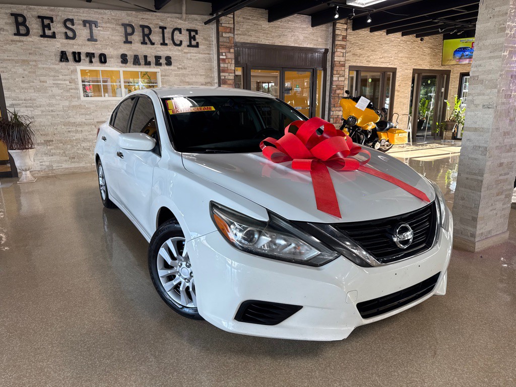 2017 Nissan Altima Image 2