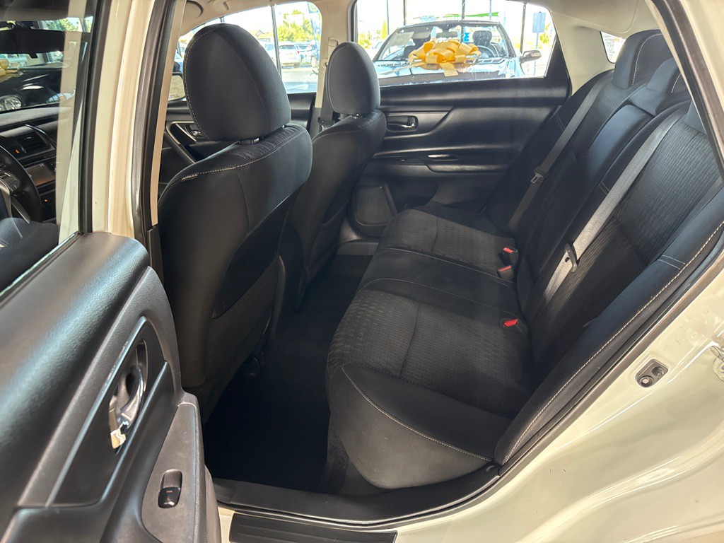 2017 Nissan Altima Image 11