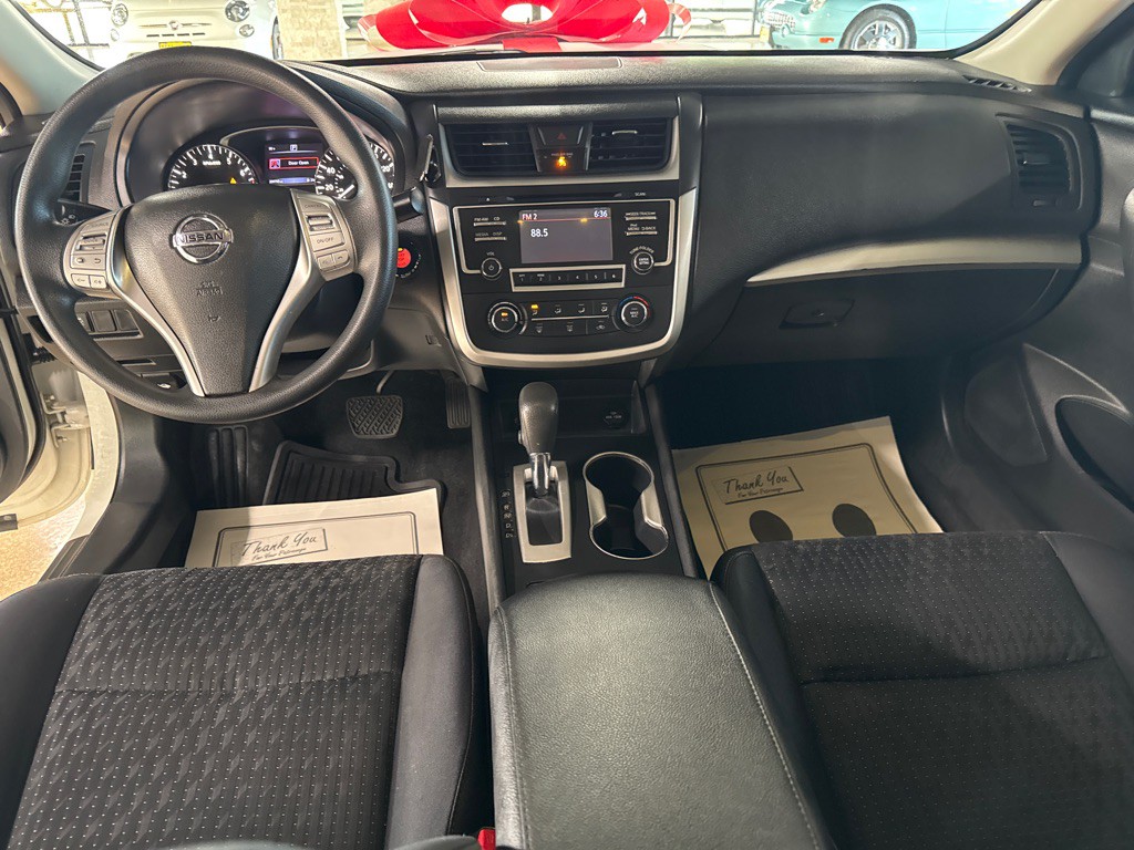 2017 Nissan Altima Image 13