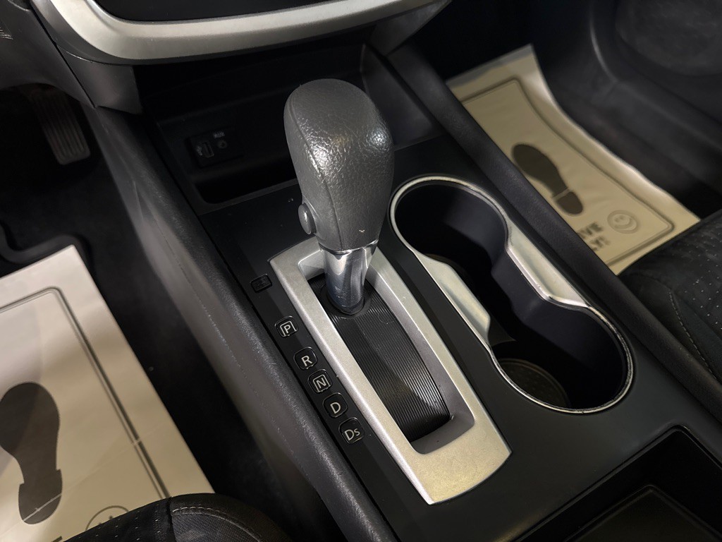 2017 Nissan Altima Image 16