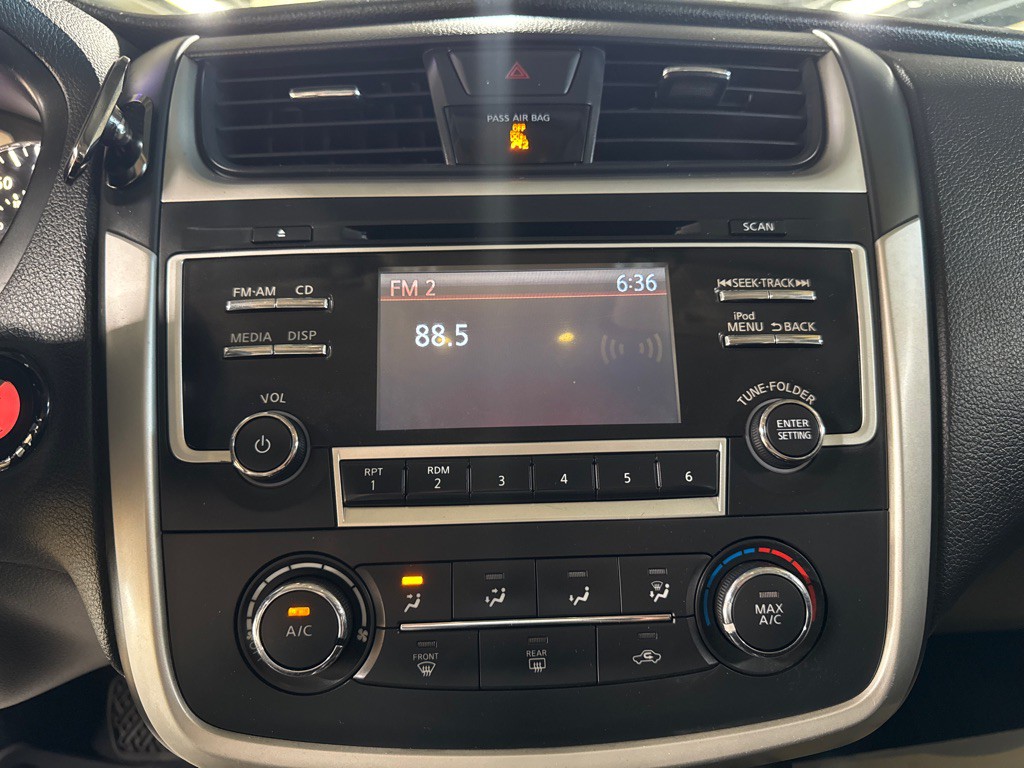 2017 Nissan Altima Image 17