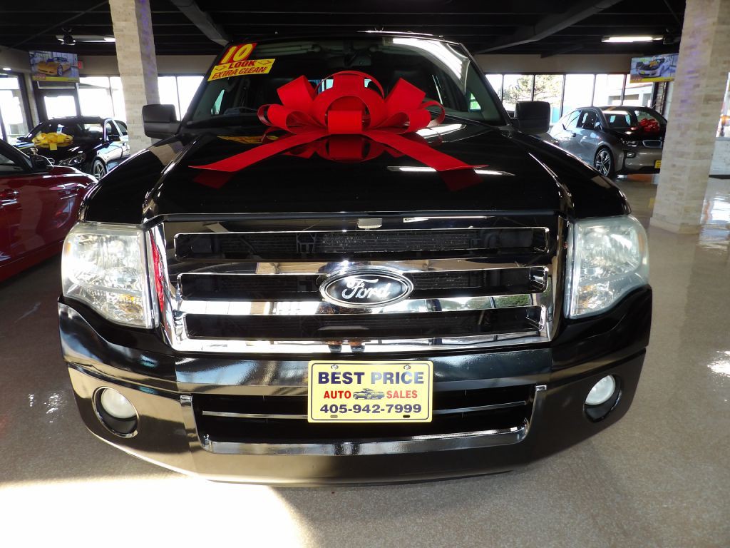 2010 Ford Expedition Image 2