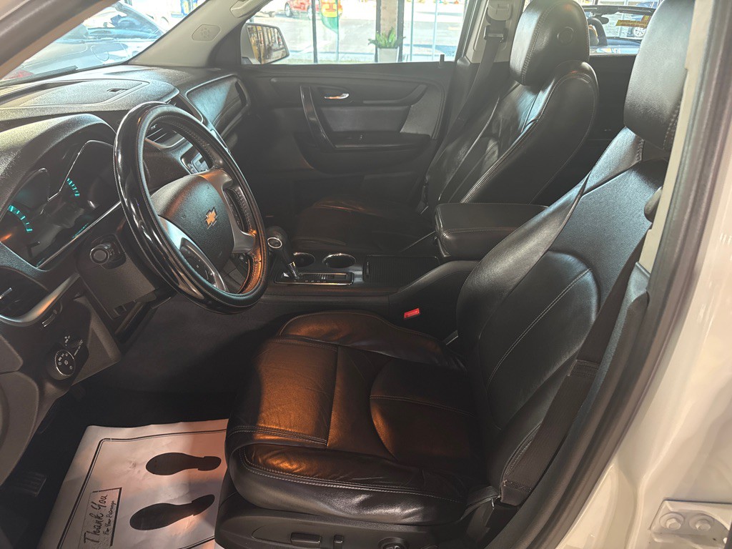 2015 Chevrolet Traverse Image 11