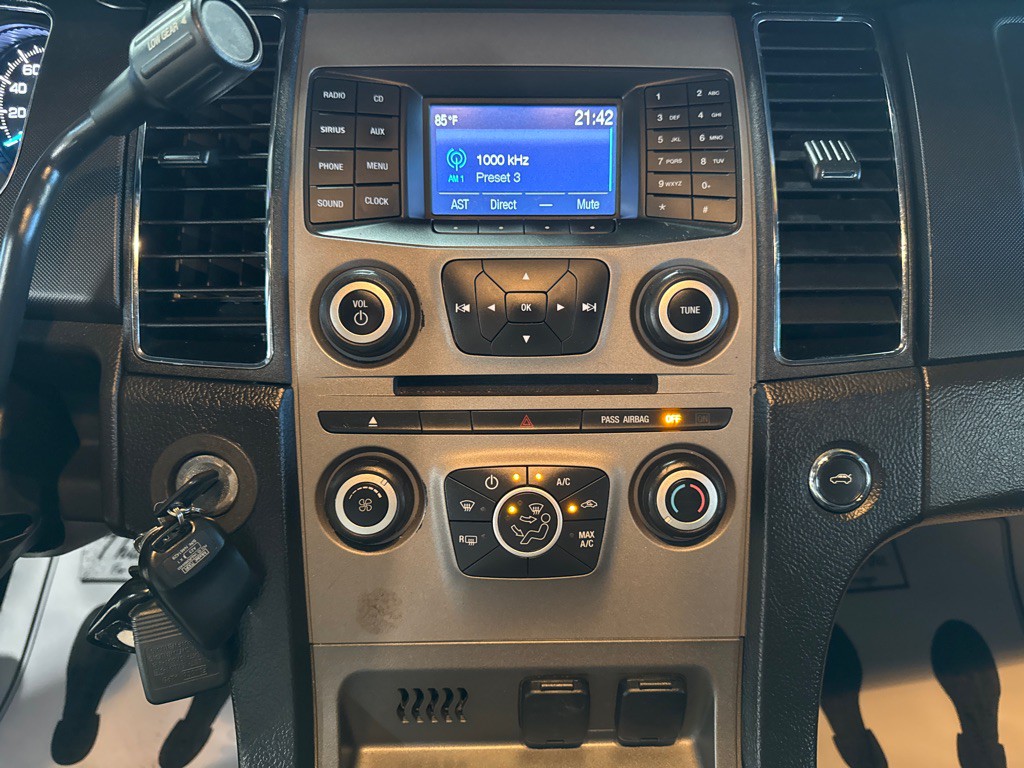 2017 Ford Taurus Image 11