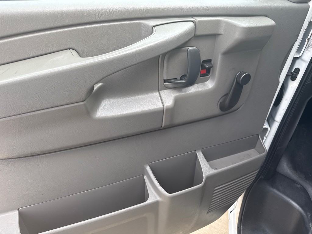2014 Chevrolet Express Image 7