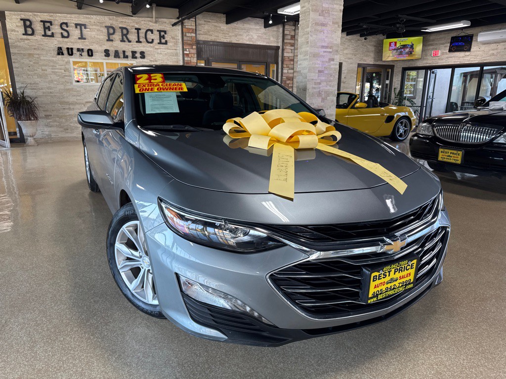 2023 Chevrolet Malibu Image 2