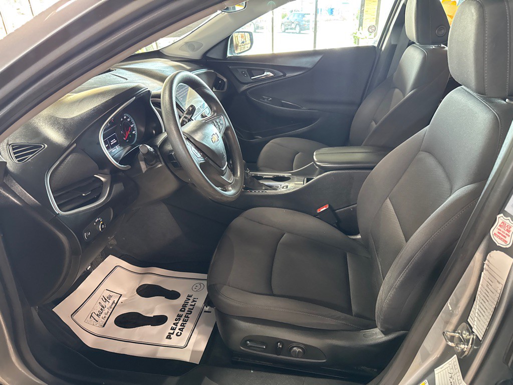 2023 Chevrolet Malibu Image 8