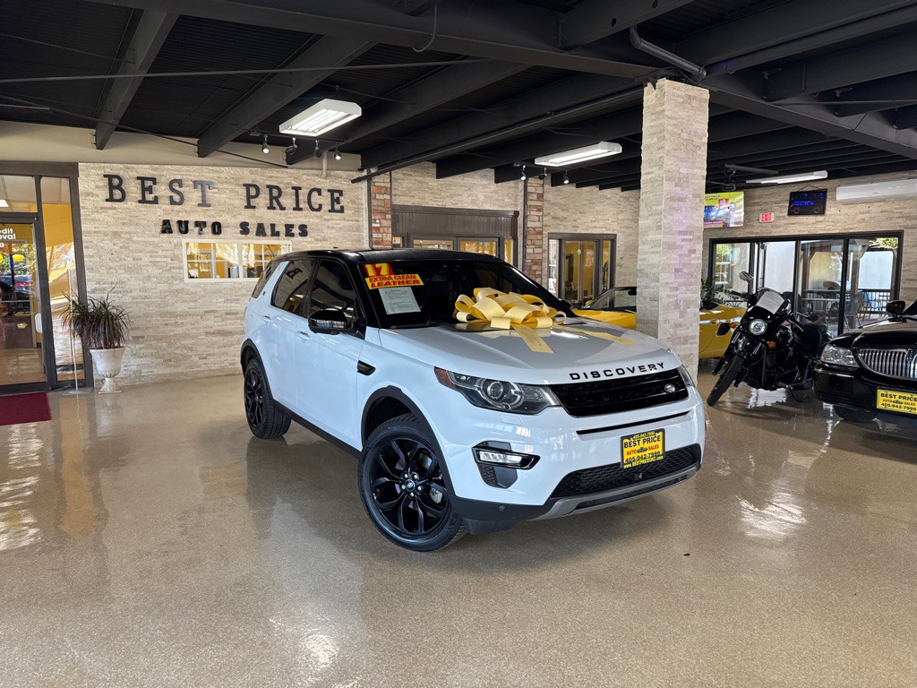 2017 Land Rover Discovery Sport Image 1