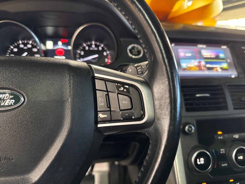 2017 Land Rover Discovery Sport Image 14