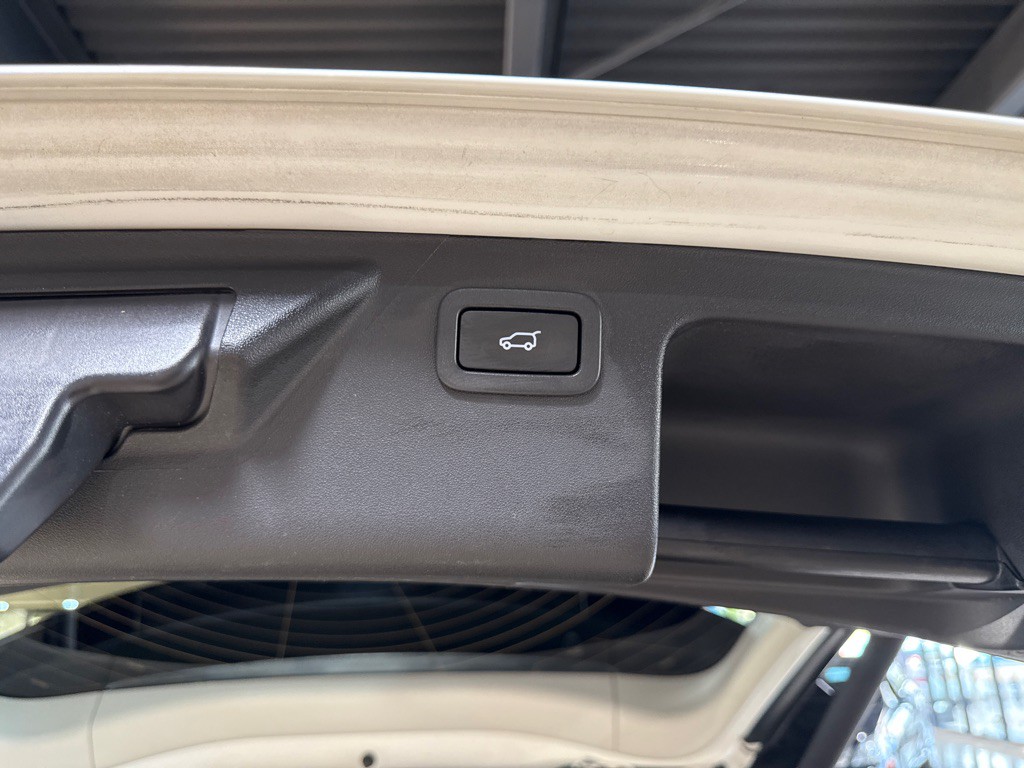 2019 Land Rover Discovery Sport Image 15