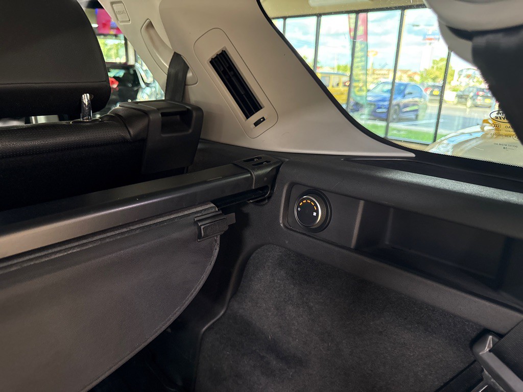 2019 Land Rover Discovery Sport Image 16