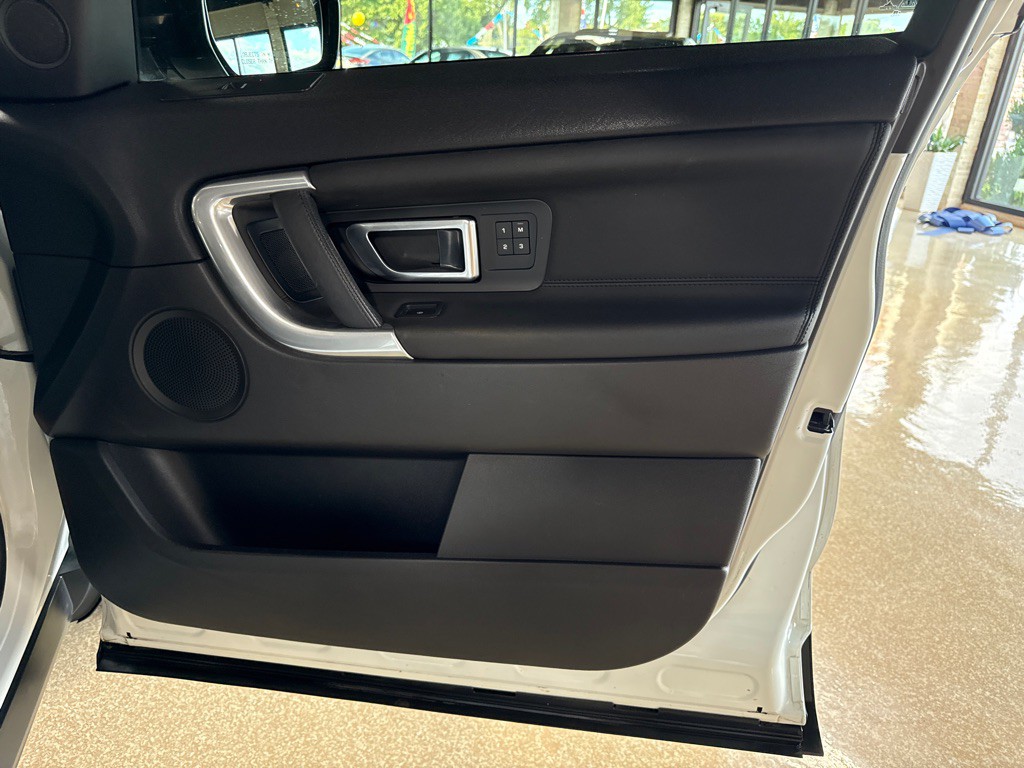 2019 Land Rover Discovery Sport Image 19