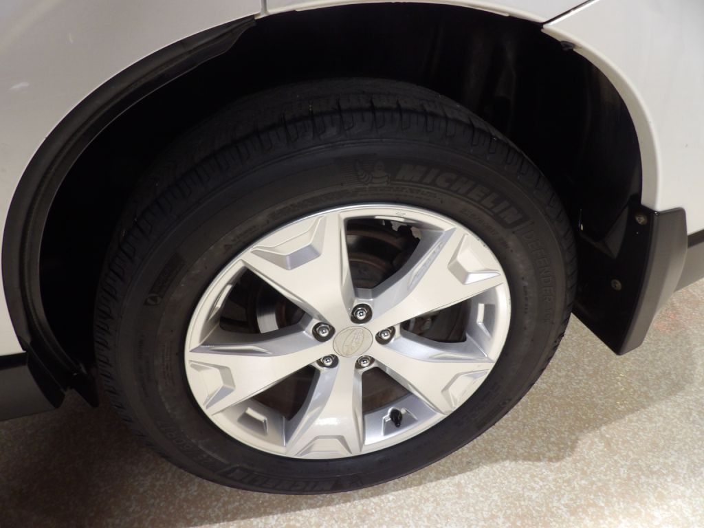 2014 Subaru Forester Image 16