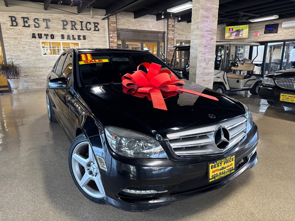 2011 Mercedes-Benz C-Class Image 2