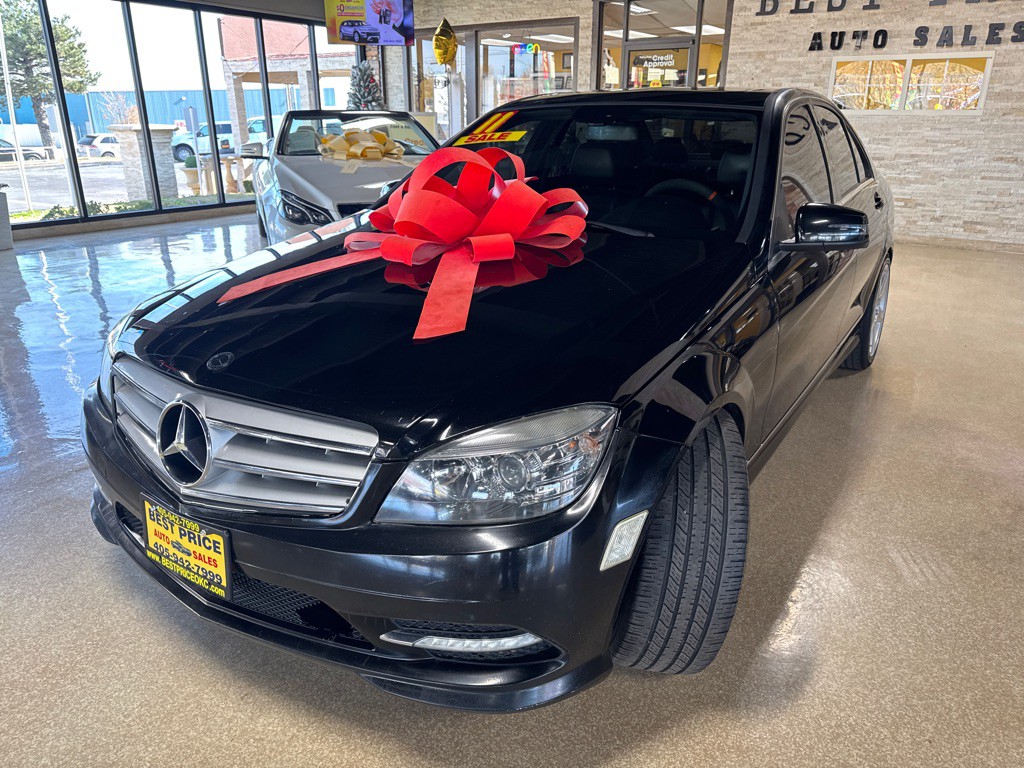 2011 Mercedes-Benz C-Class Image 4