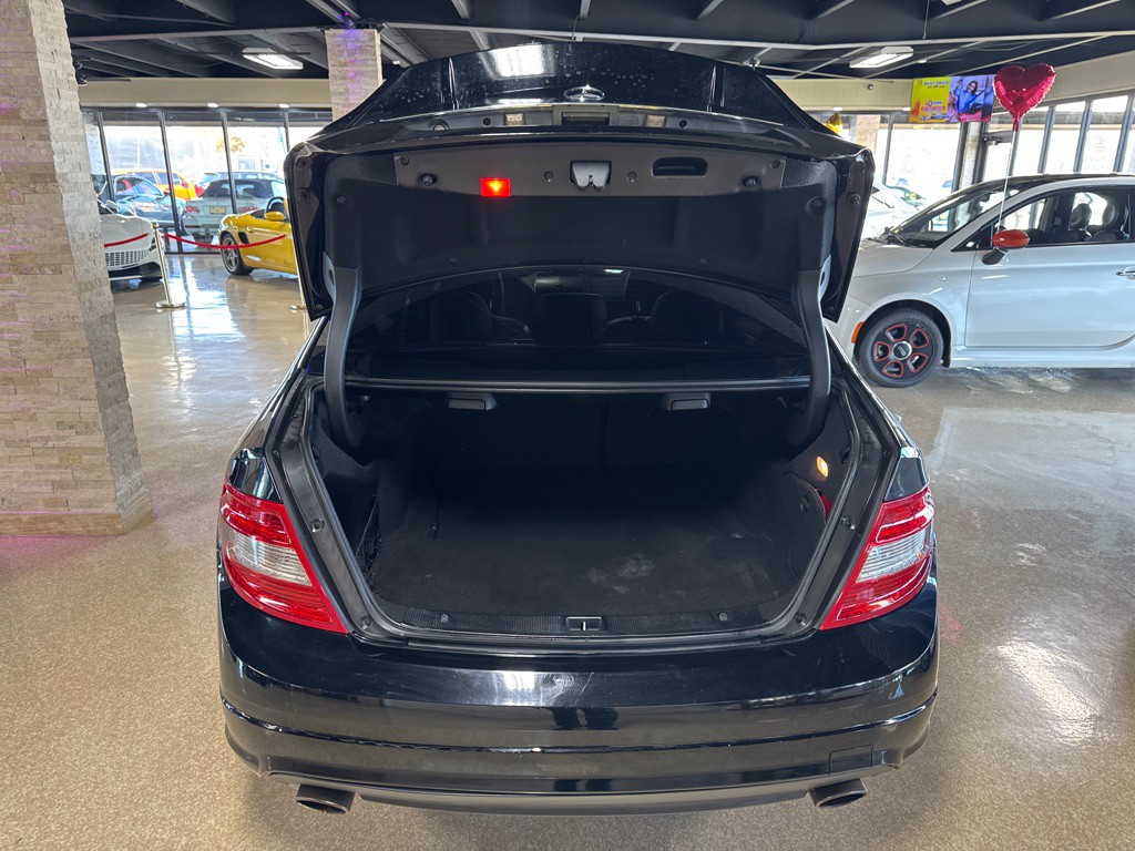 2011 Mercedes-Benz C-Class Image 7