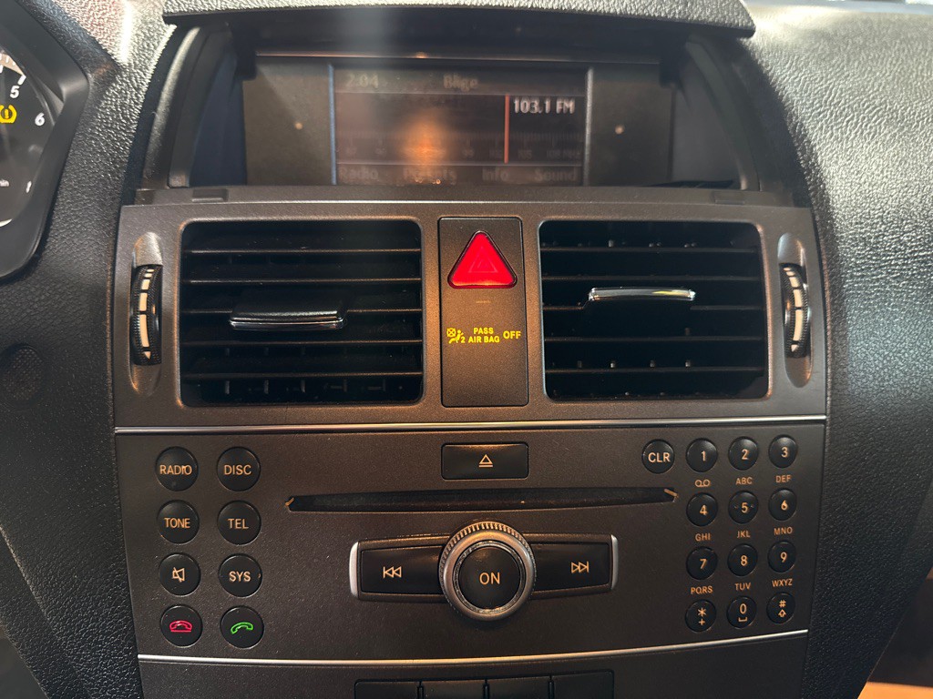 2011 Mercedes-Benz C-Class Image 16