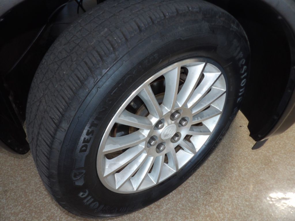 2010 Buick Enclave Image 8