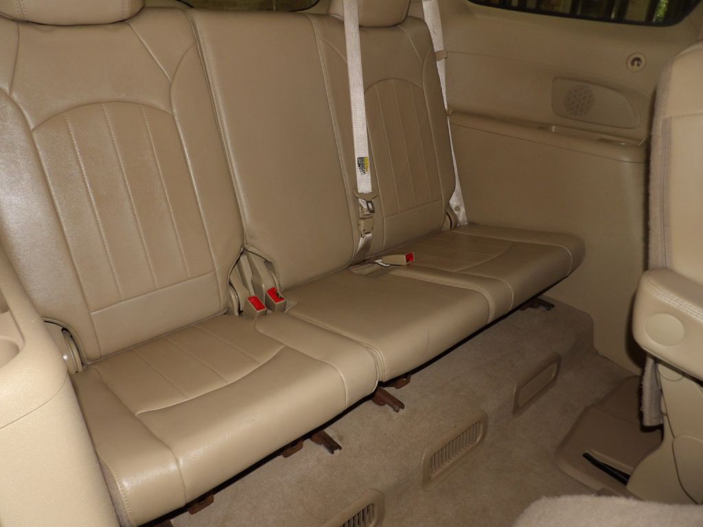 2010 Buick Enclave Image 17