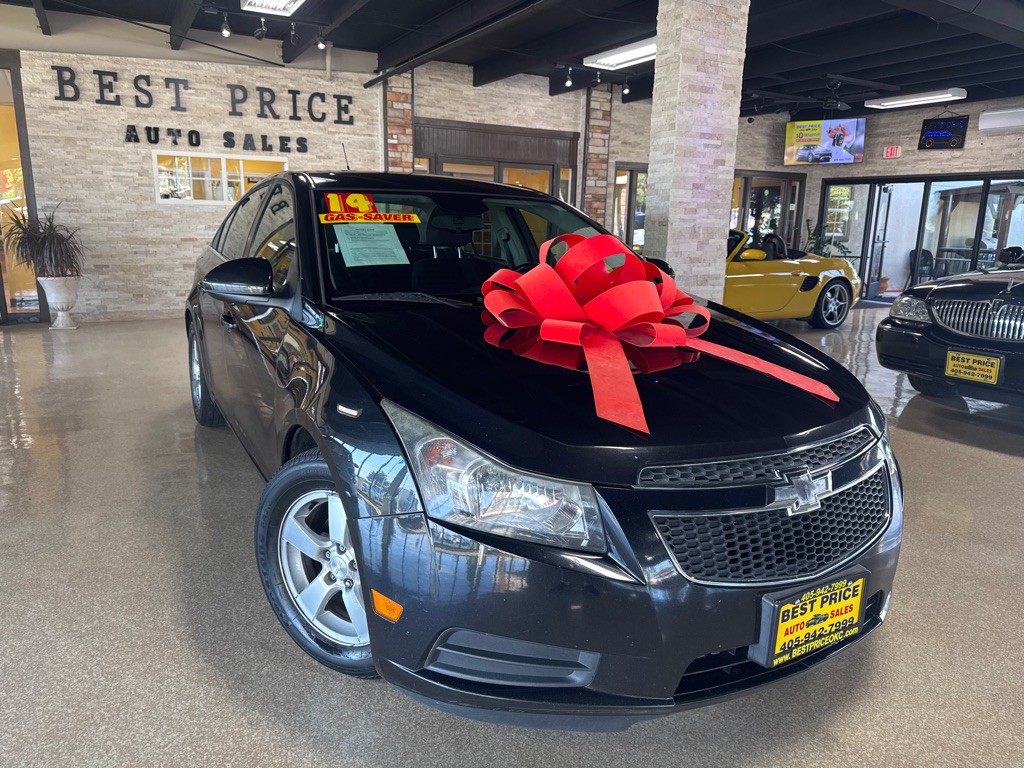 2014 Chevrolet Cruze Image 2