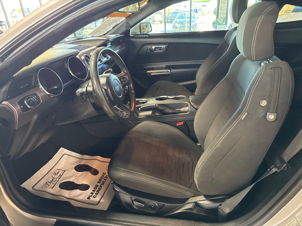 2016 Ford Mustang Image 8