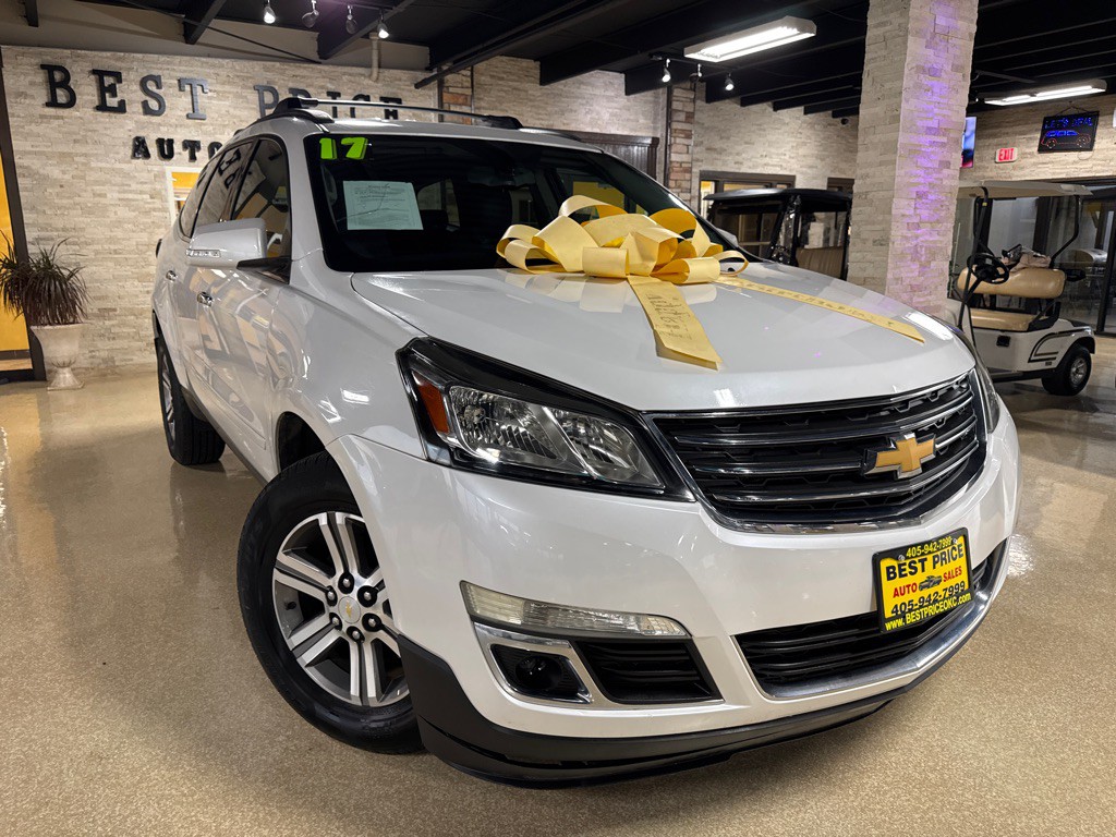 2017 Chevrolet Traverse Image 2