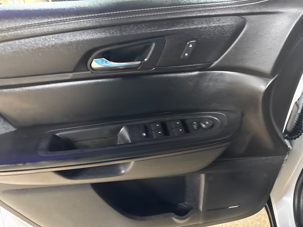 2017 Chevrolet Traverse Image 12