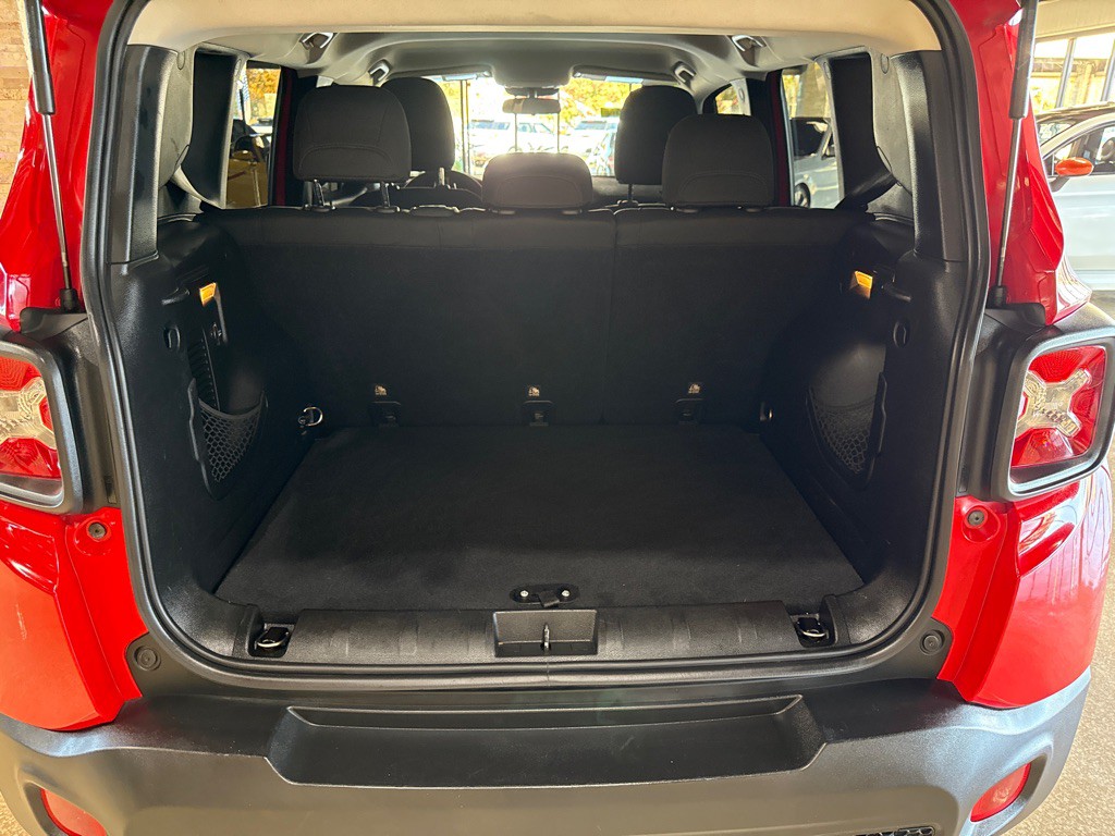 2016 Jeep Renegade Image 9