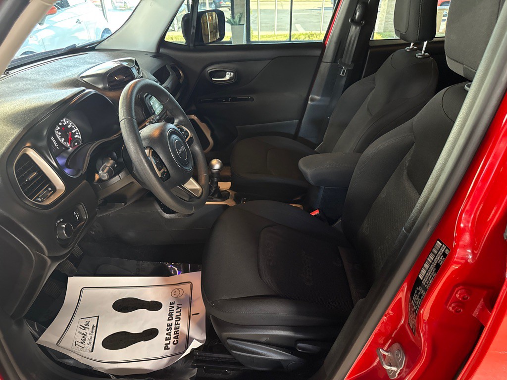 2016 Jeep Renegade Image 11