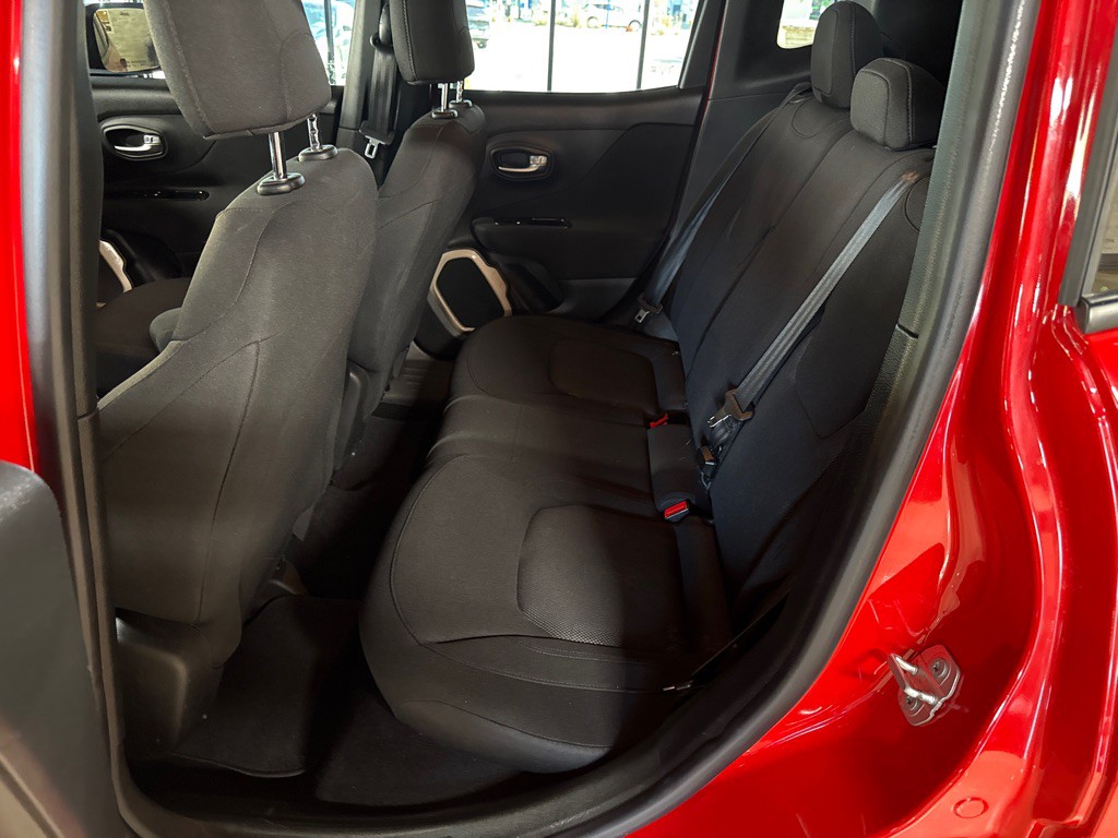 2016 Jeep Renegade Image 13