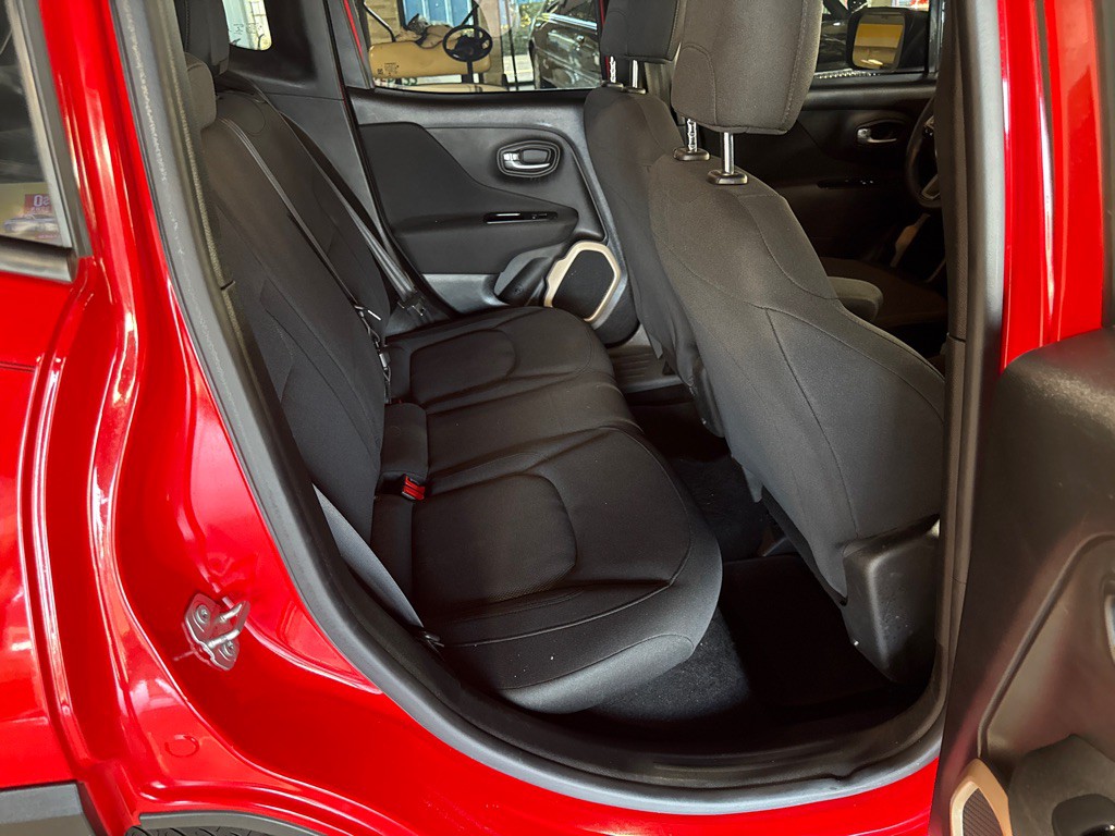 2016 Jeep Renegade Image 16