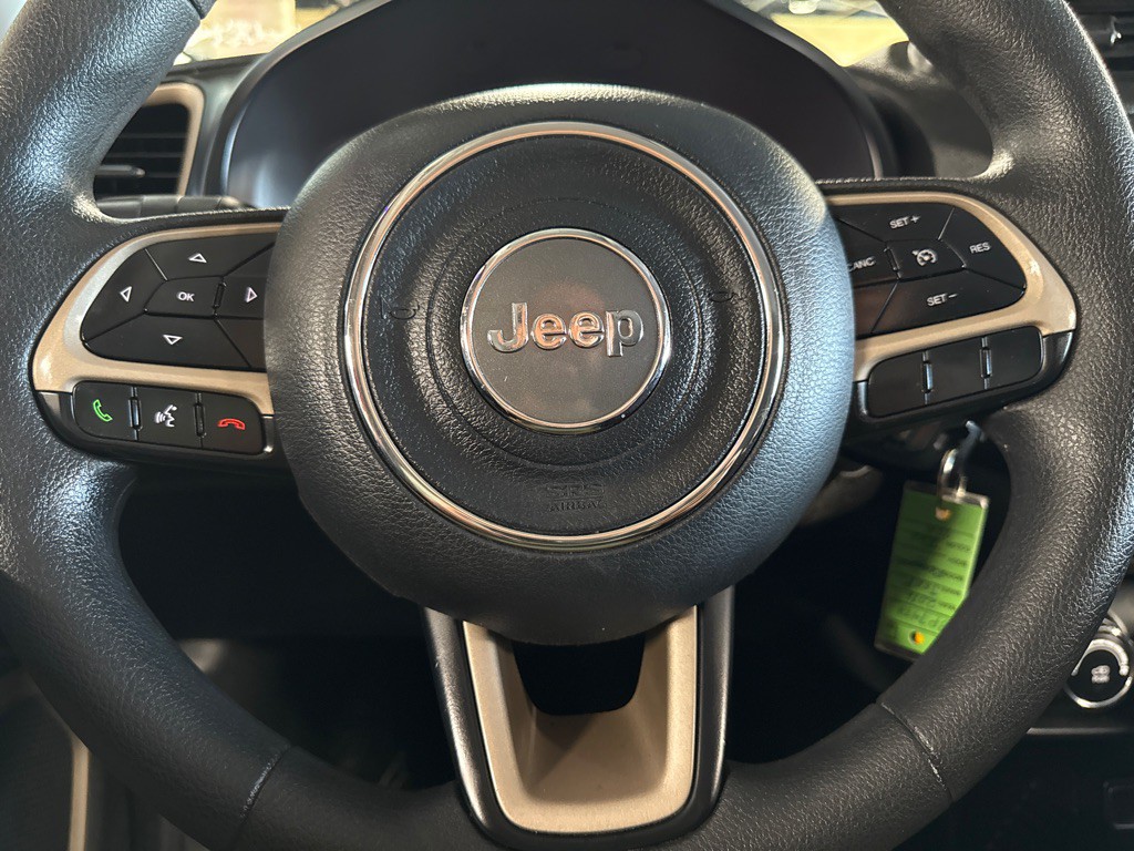 2016 Jeep Renegade Image 18