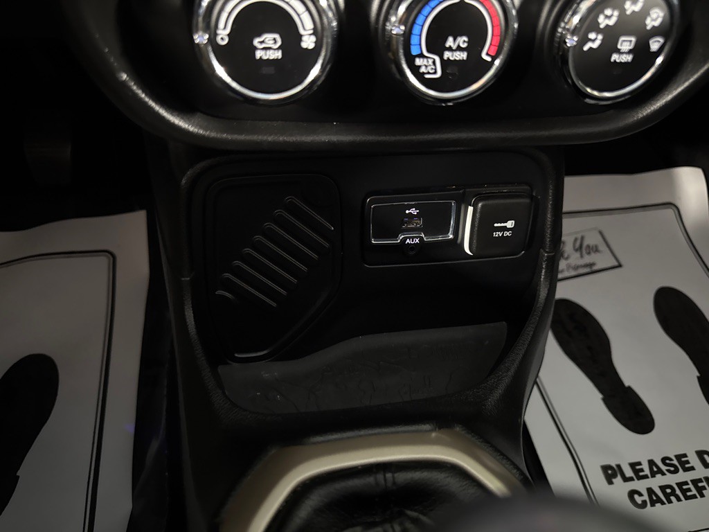 2016 Jeep Renegade Image 21