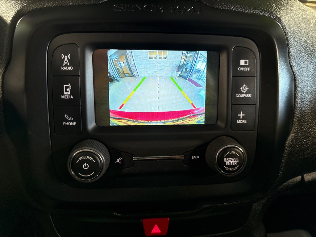 2016 Jeep Renegade Image 22