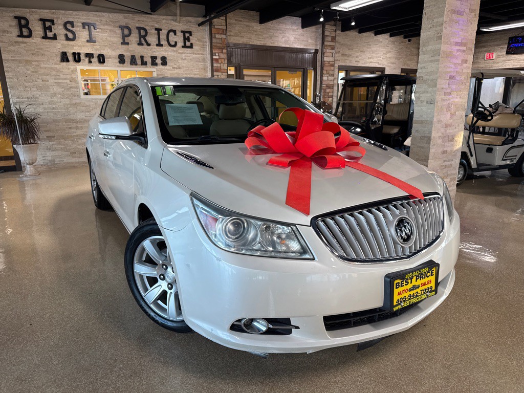 2011 Buick Lacrosse Image 2