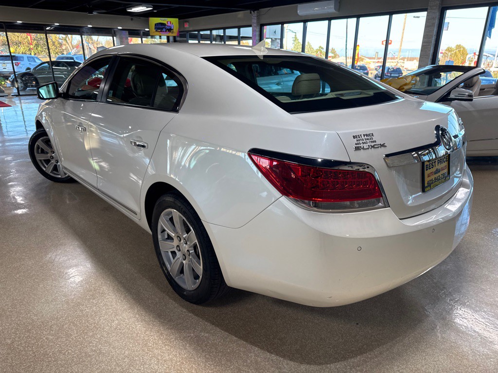 2011 Buick Lacrosse Image 5